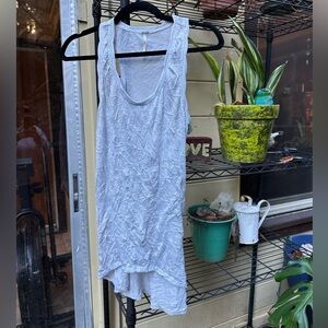 FREE PEOPLE “All That Glitter”Silver Crinkle Racer Back Tank Top High Low Small